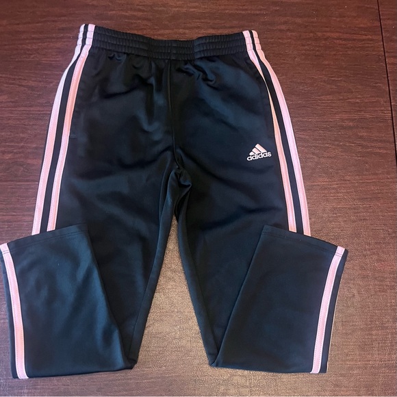 Girl 2pc ADIDAS Track Suit - Picture 5 of 8